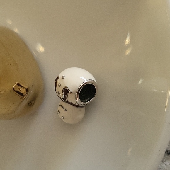 Pandora Enamel Snowman charm - Picture 5 of 5